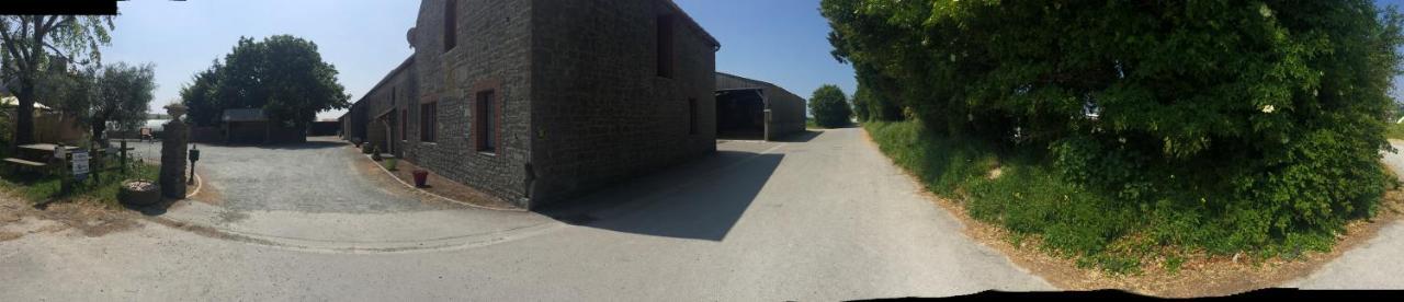 Bed and Breakfast Le Loup Dans La Bergerie Montmartin-sur-Mer Esterno foto
